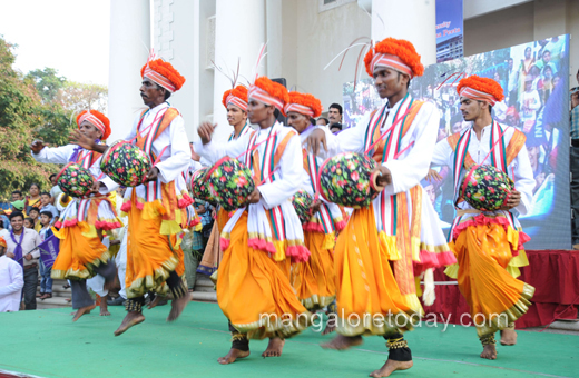 Konkani lokostav procession